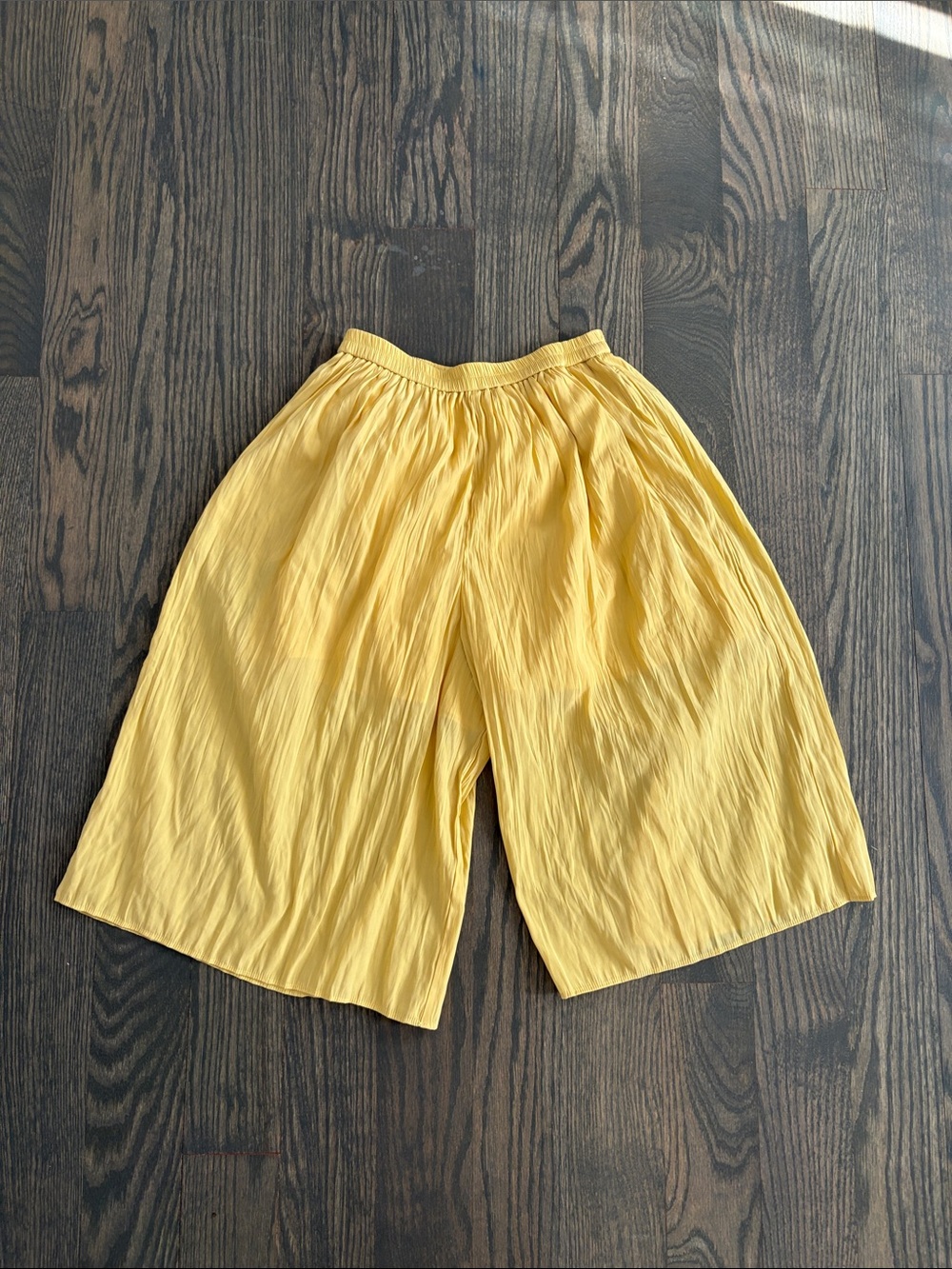 Uniqlo Pale Yellow Elastic Waist Skirt